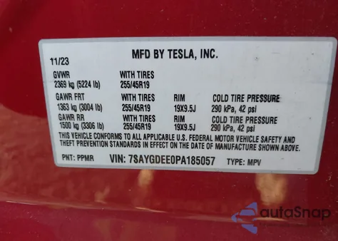 2023 Tesla Model Y Awd/Long Range Dual Motor All-Wheel Drive z USA, uszkodzony, nr VIN 7SAYGDEE0PA185057